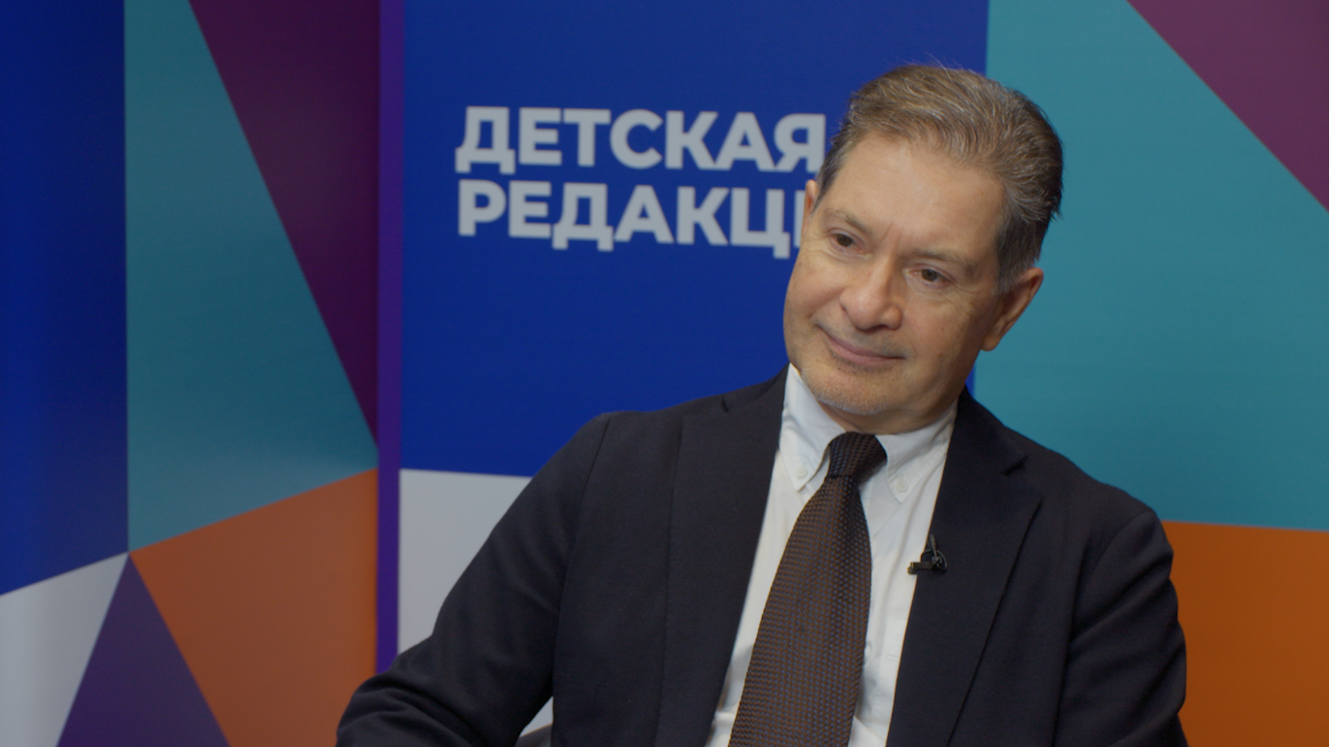 Стать своим в любой стране – секретные приемы разведчика, которым можно научиться