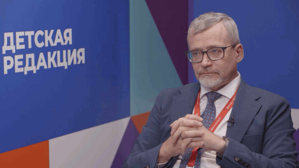 Больше всего молодежи работает в IT и сфере услуг. ВЦИОМ отмечает, что многие ребята хотят иметь свой бизнес