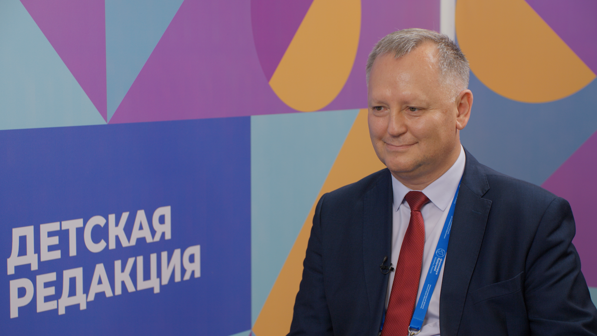 Телефоны на уроках запрещены, а планшеты использовать – можно. Новые технологии не должны вредить здоровью школьников