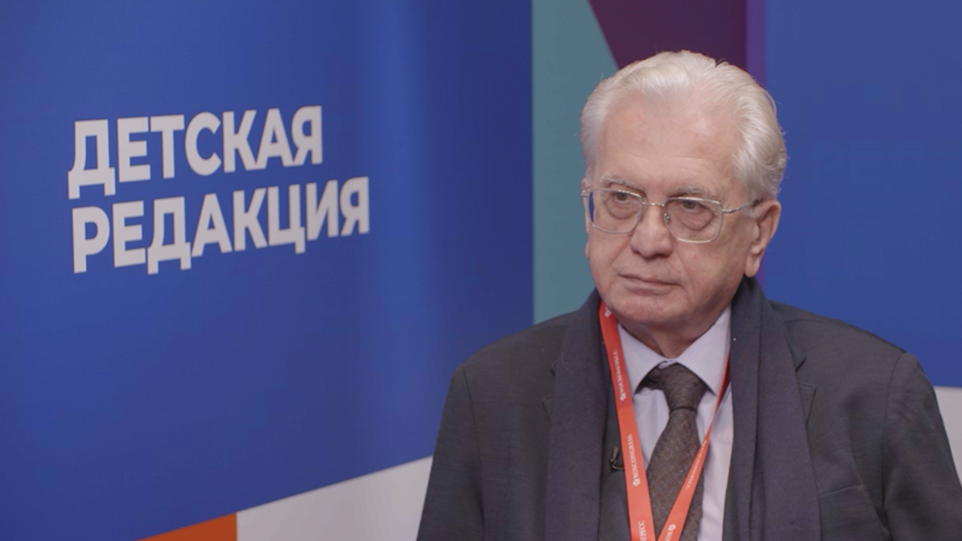 ИИ никогда не заменит искусствоведов и реставраторов. Самых активных юных волонтеров берут на работу в Эрмитаж