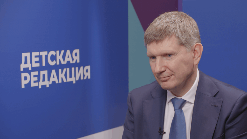 Иностранный язык раньше был профессией, сейчас – необходимый навык. Советы министра экономического развития страны школьникам