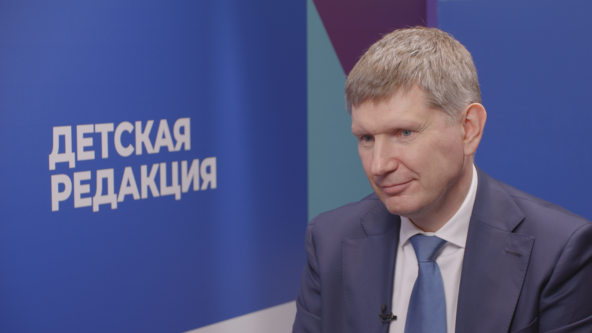 Иностранный язык раньше был профессией, сейчас – необходимый навык. Советы министра экономического развития страны школьникам