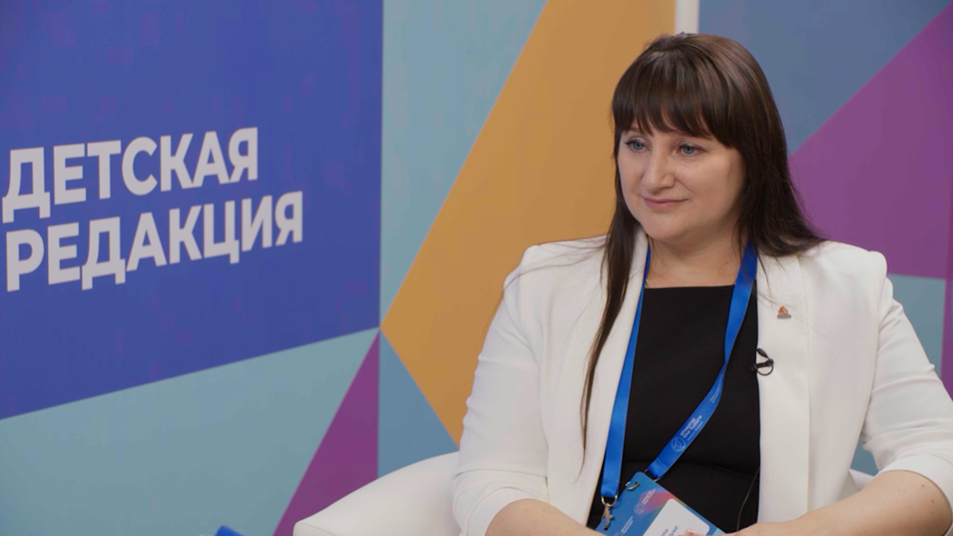 Юрий Гагарин побывал в Артеке только после полета в космос. Что нужно сделать современным ребятам, чтобы попасть в самый популярный детский лагерь?