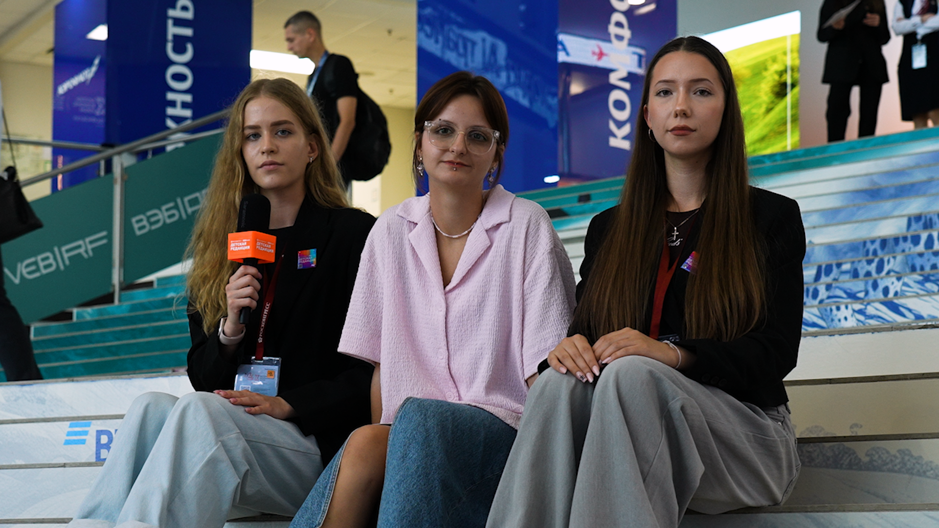 «Детская редакция» открыта для ребят из разных городов. На ВЭФ-2025 брала интервью и делала репортажи молодежь Дальнего Востока