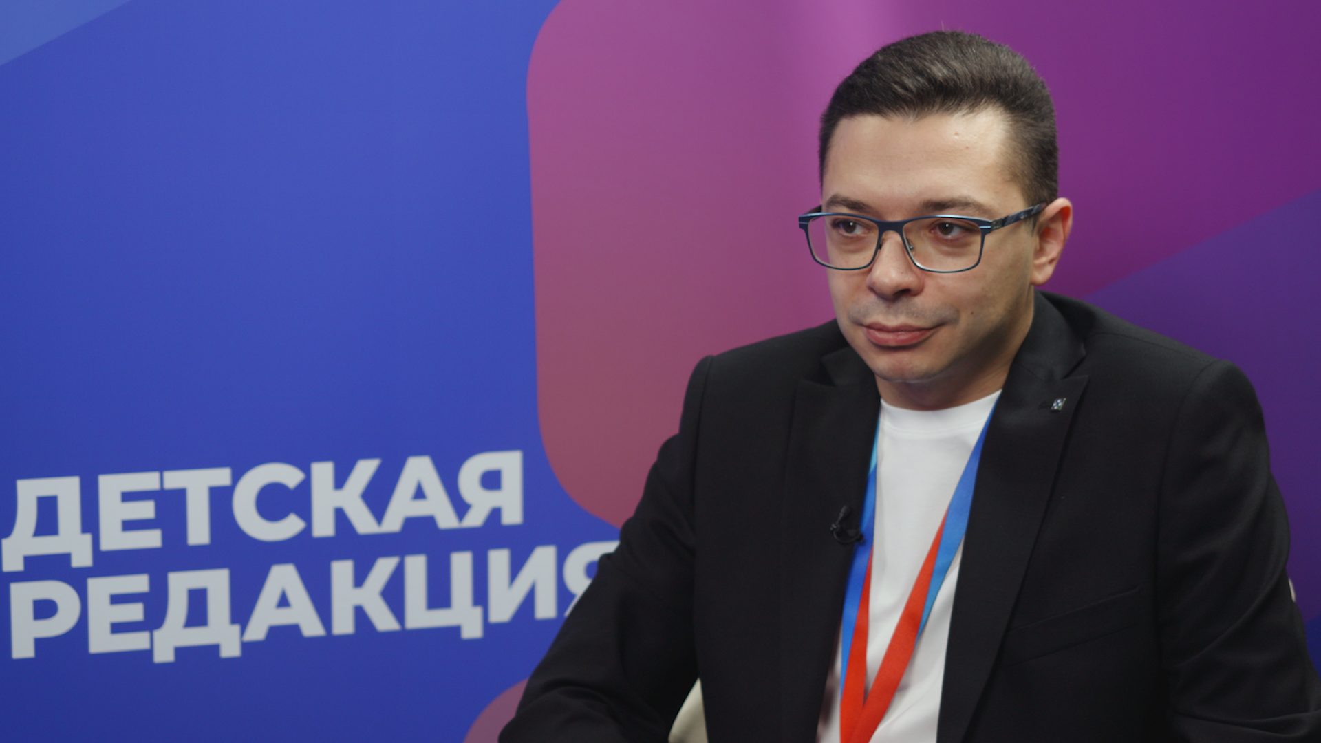 Водным видам спорта нужны СММщики для развития соцсетей именитых пловцов. Чтобы все подростки в России научились плавать – строят бассейны