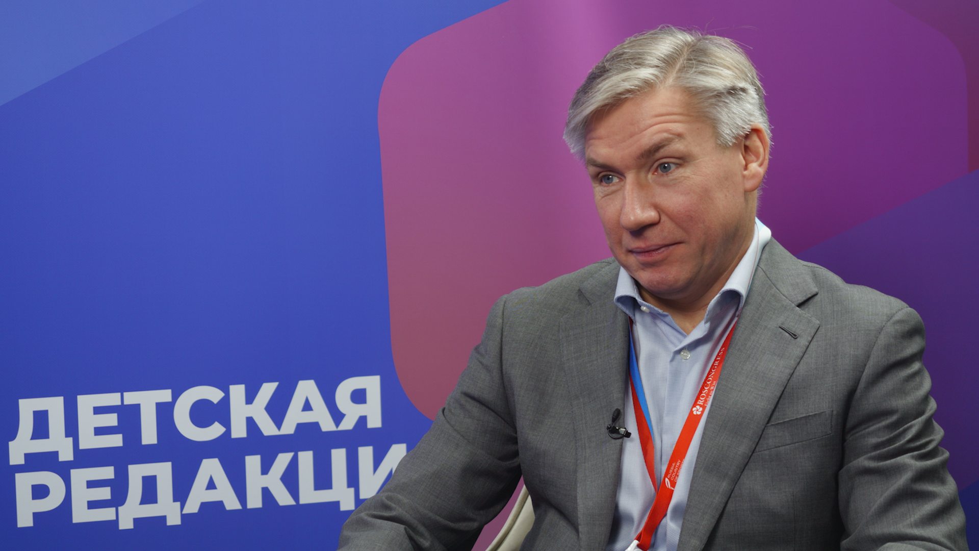 А вы знаете романтичную историю создания падела? В новый для России ракеточный вид спорта весело играть семьями